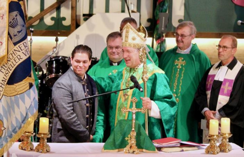 Schausteller aus Augsburg lässt sich firmen