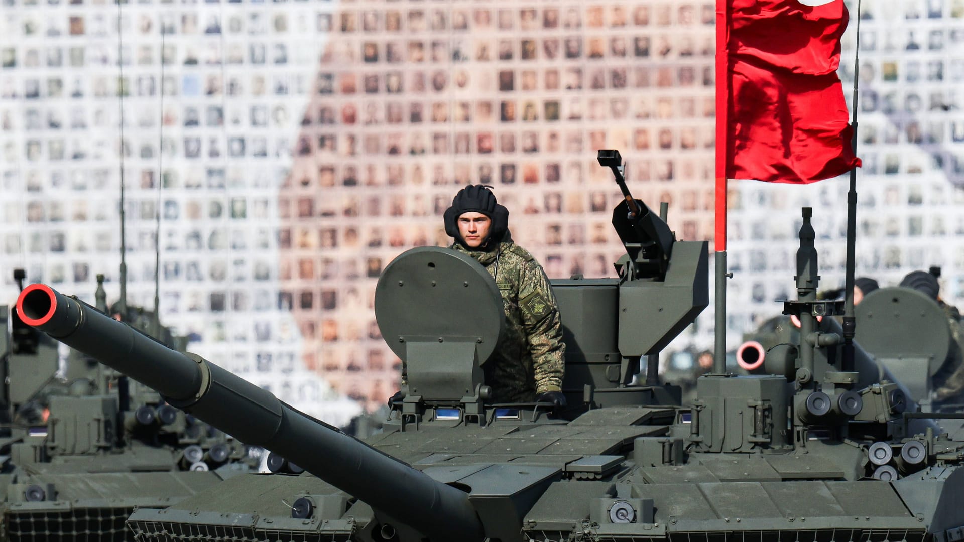 Ein Panzer bei einer Paradenvorbereitung in Moskau. Kremlherrscher Putin will offenbar den rkieg weiterführen. (Archivbild)