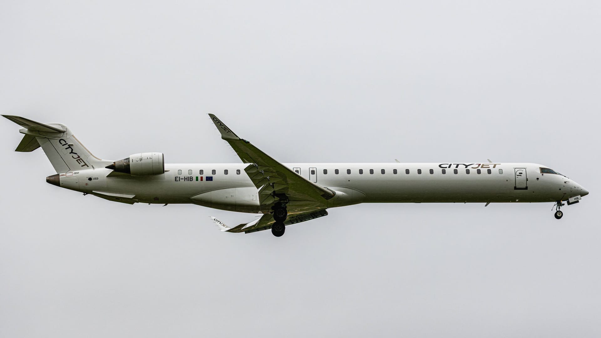Eine CRJ-1000 von CityJet (Archivbild): Die Fluggesellschaft war im Auftrag der Lufthansa unterwegs. Eine CRJ-1000 von CityJet (Archivbild): Die Fluggesellschaft war im Auftrag der Lufthansa unterwegs.