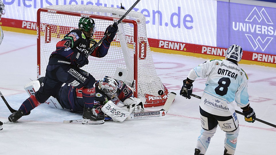 DEL-Aufsteiger Dresden verliert historisches Spiel bei Meister Eisbären