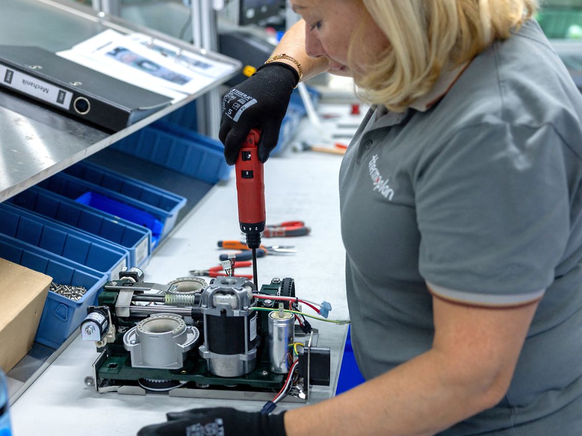 Mehr als 500 Frauen und Männer bauen die Thermoplan-Maschinen in Weggis.