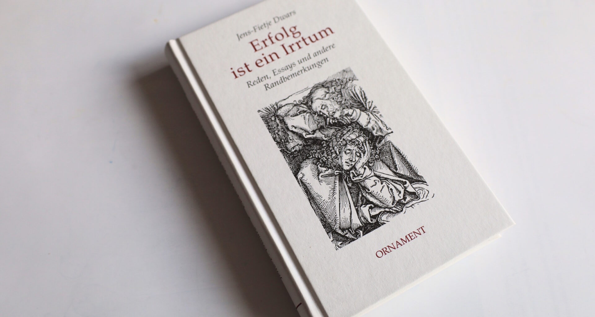 Jens-Fietje Dwars versammelt 30 Jahre Ratlosigkeit in einem Buch · Leipziger Zeitung