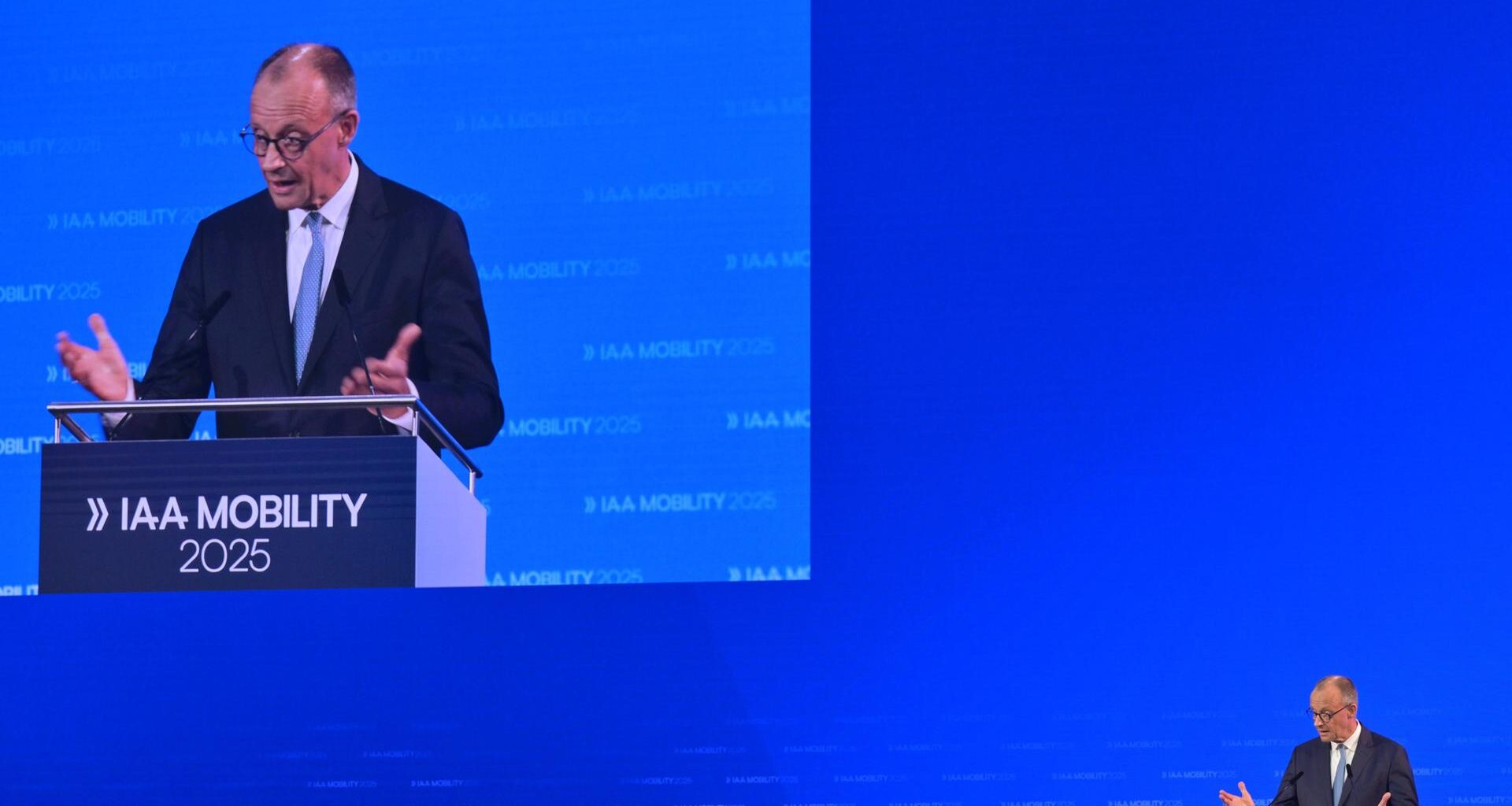 Bundeskanzler Friedrich Merz (CDU), spricht bei der Eröffnung der internationalen Automesse IAA Mobility.