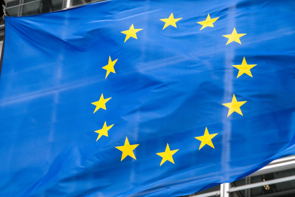 EU-Gericht bescheinigt EU-Kommission Formfehler bei Berechnung von Aufsichtsgebühren.