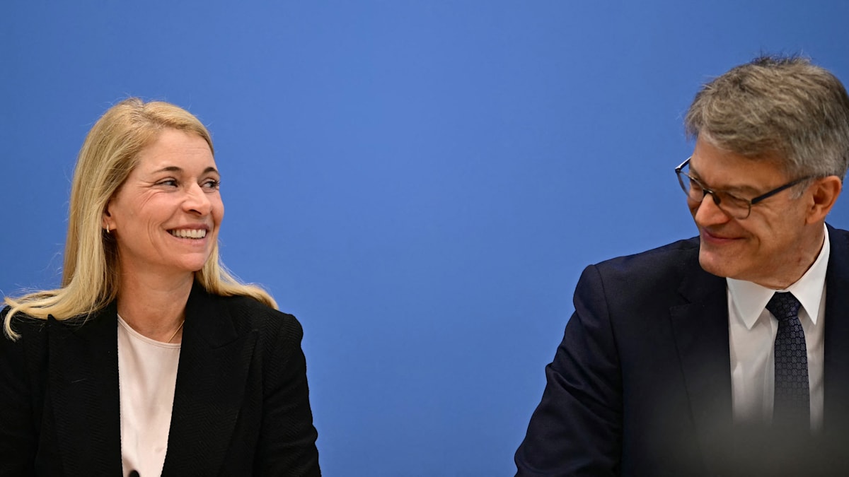 Verkehrsminister Schnieder senkt Pünktlichkeitsziele der Bahn – und verkleinert Vorstand