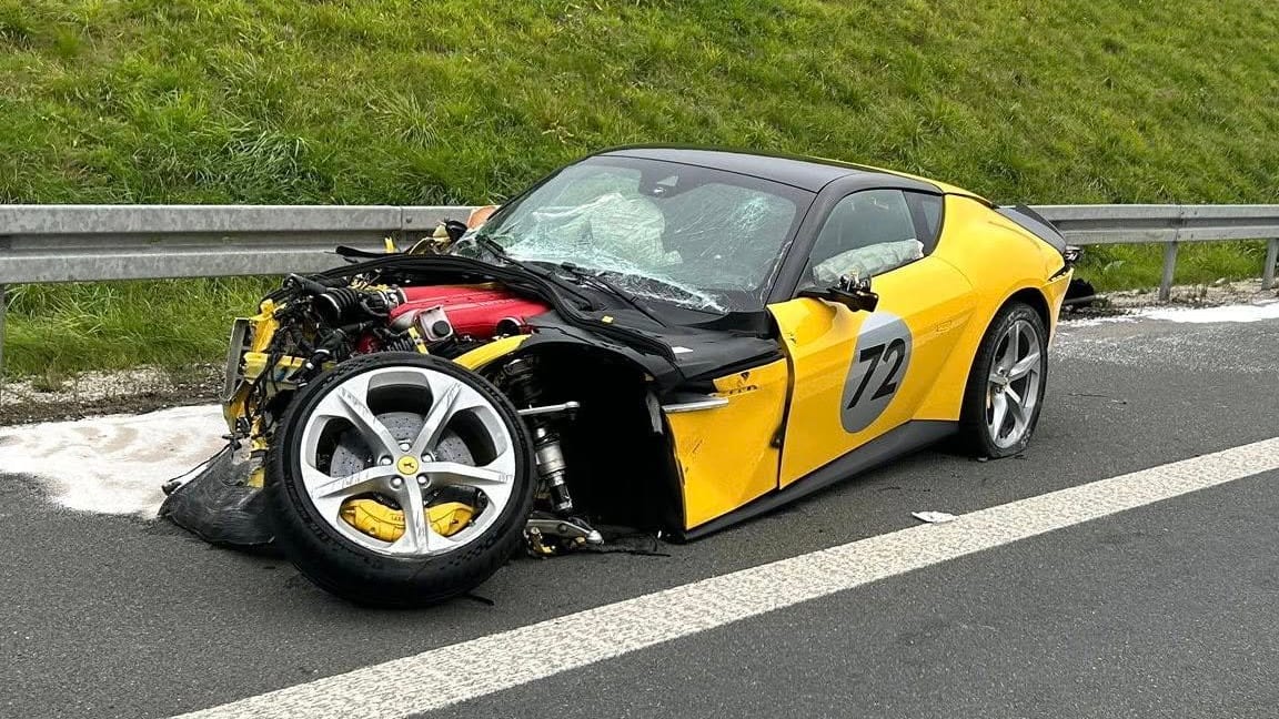 Nürnberg: Polizei zeigt 65 Gaffer nach Unfall mit Ferrari auf A3 an | Regional