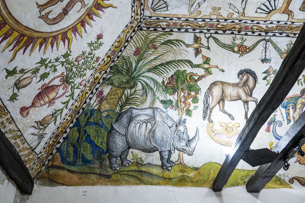 Deckengemälde in den Anden, inklusive Dürer-Reminiszenz.