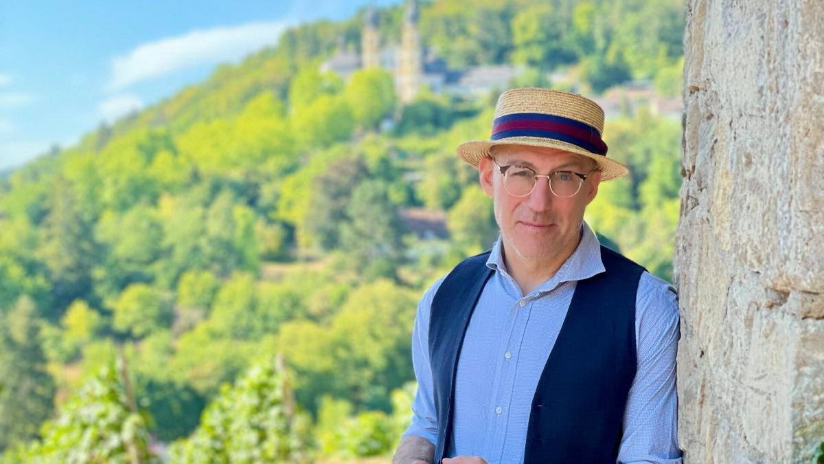 Warum spielt sein neues Buch in Würzburg?