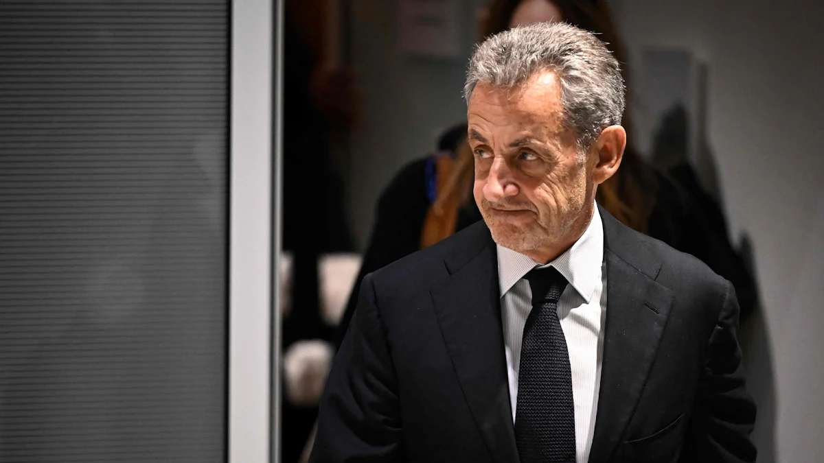 Kriminelle Verschwörung: Nicolas Sarkozy zu fünf Jahren Haft verurteilt - Politik