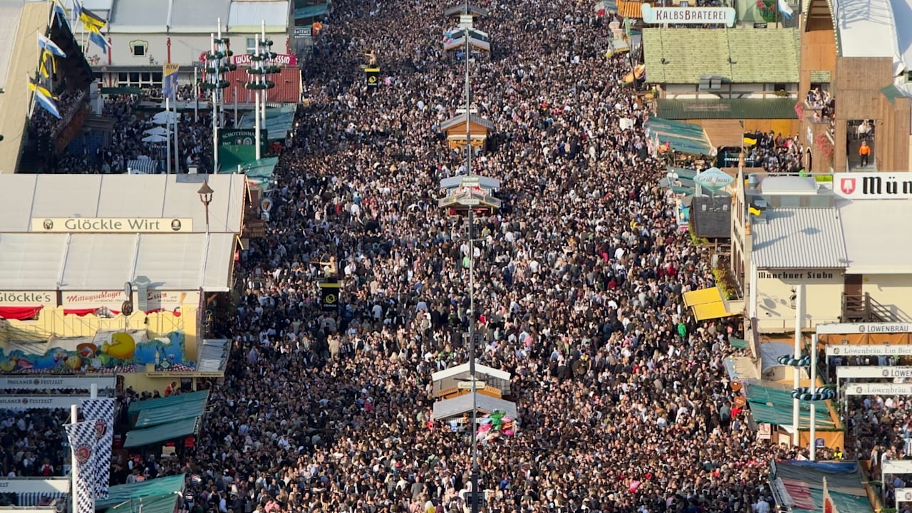 Gedränge auf der Wiesn: Oktoberfest wegen Überfüllung geschlossen | Regional