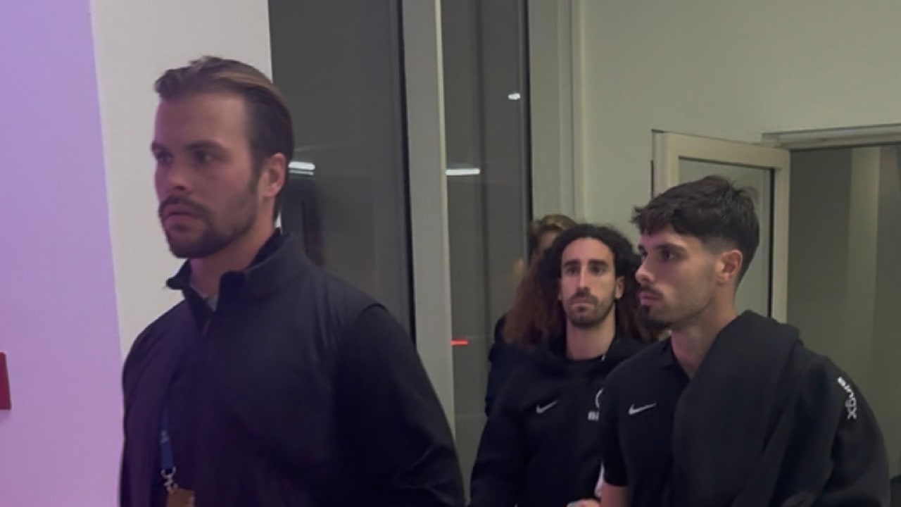 FC Bayern: Hand-Profi Marc Cucurella mit Begleitschutz aus der Arena! | Sport