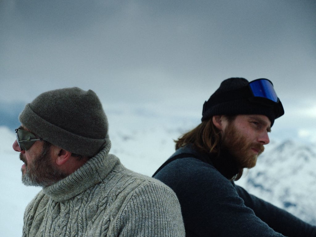 Ein Drama in den Hochalpen: Der niederländische Film „Alpha. “von Jan-Willem van Weijk spielt in den Schweizer Bergen. Dorthin zieht es den 31-Jährigen Rein, der der Natur nahe sein möchte. Als sein Vater Gijs zu Besuch kommt, eskaliert die Situation.