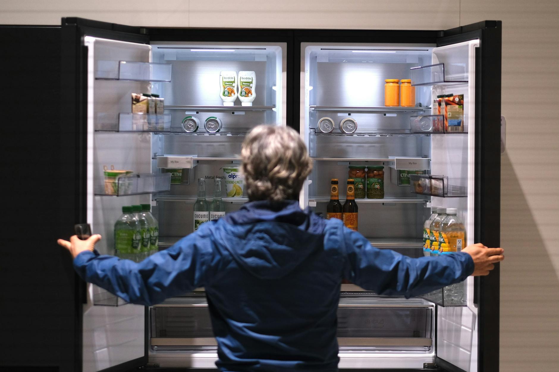 Der smarte Kühlschrank von LG ist prall gefüllt.