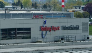 Hamburg: Mann droht vor Abschiebeflug mit Gewalt