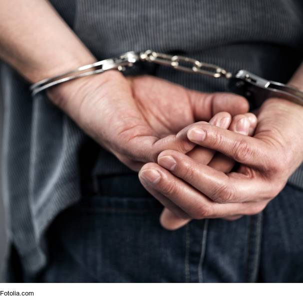 Anzeigen: Duisburger bespuckt und schlägt Polizisten