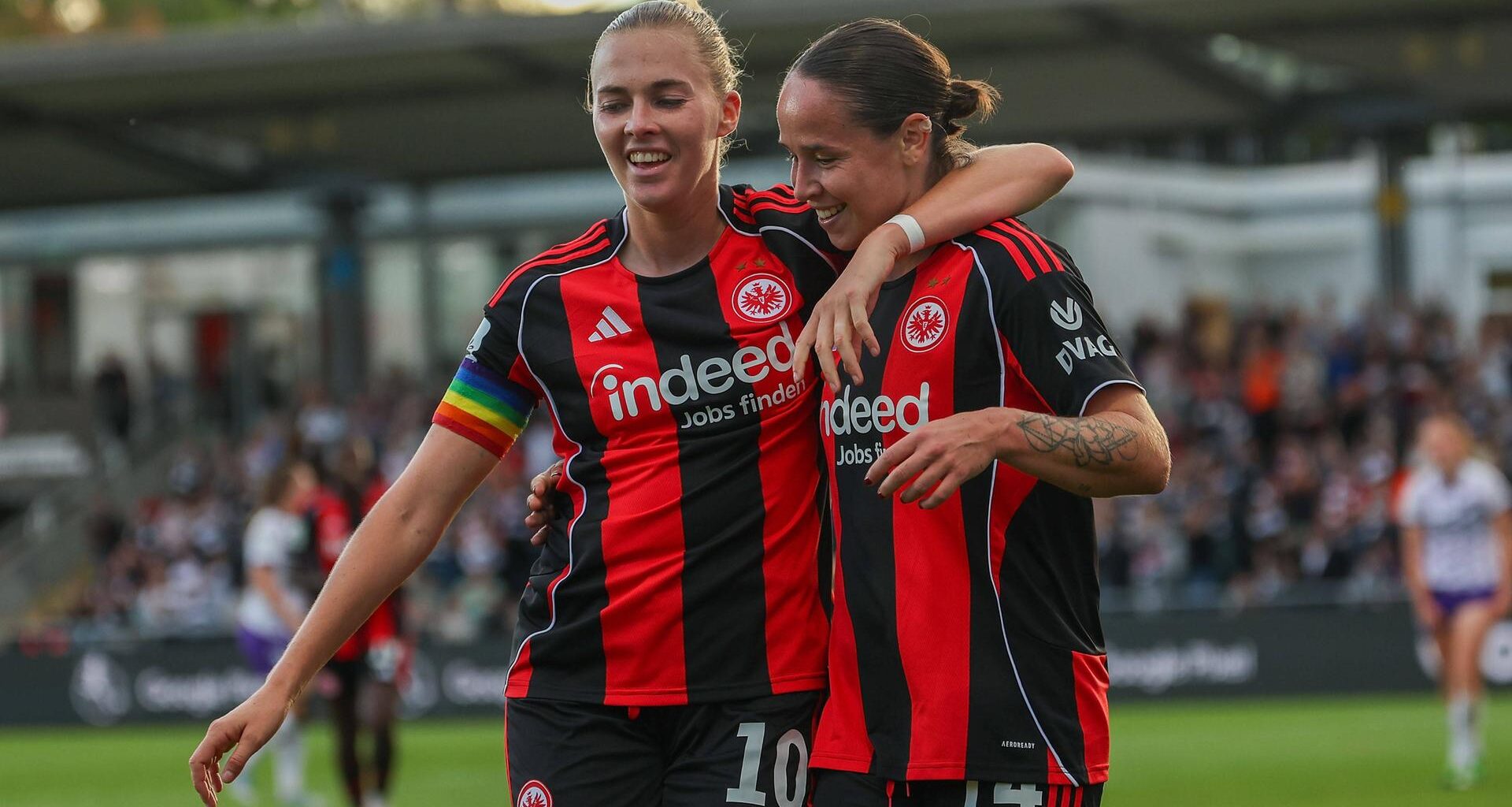 Eintracht Frankfurt Frauen feiern klaren Sieg zum Saisonauftakt gegen Essen | hessenschau.de
