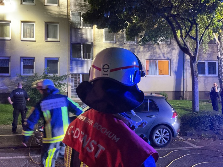 FW-BO: Feuer mit Menschenleben in Gefahr in der Bochumer Innenstadt gemeldet