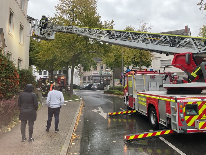 FW-DO: Rauchentwicklung in Mehrfamilienhaus - Drei verletze Personen durch Brandrauch