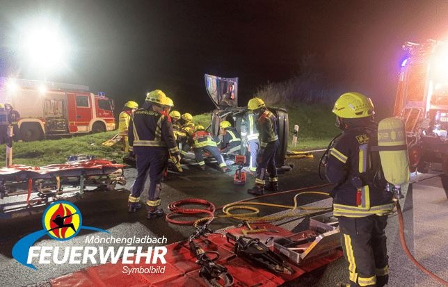 FW-MG: Zugunfall bei Bauarbeiten im Gleisbett
