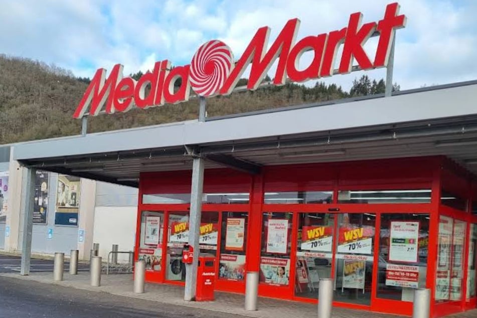 MediaMarkt Idar-Oberstein auf der John-F.-Kennedy Straße 1.