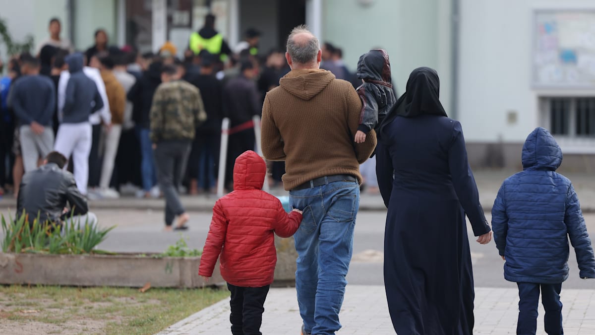 Asylpolitik der Regierung: Die „Migrationswende“ der Regierung Merz – und die Realität - WELT