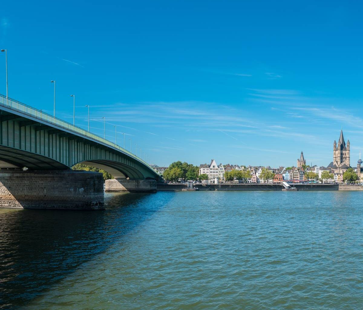 Köln entscheidet über Badeverbot im Rhein