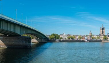 Köln entscheidet über Badeverbot im Rhein