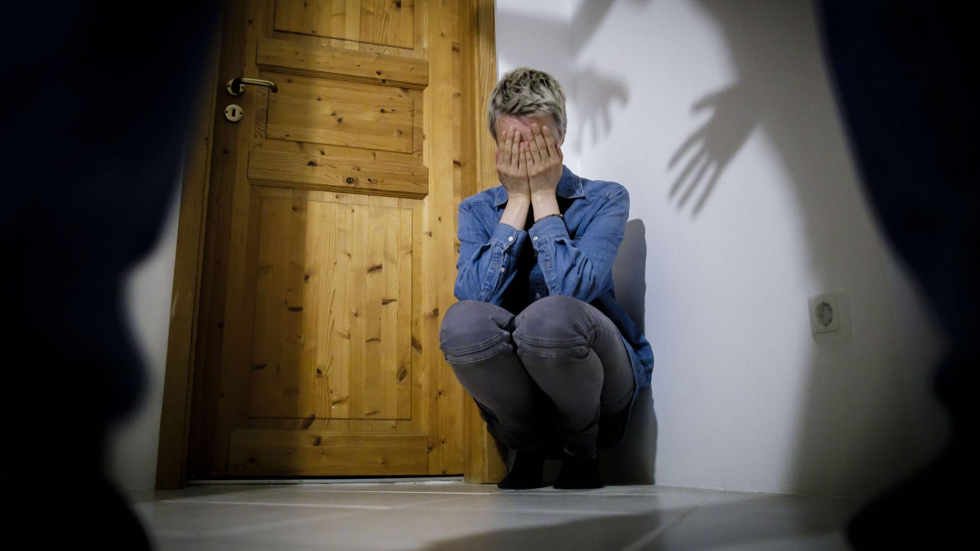 Gewalt gegen Frauen (Symbolbild): Arbeitslose und Mütter sind besonders betroffen.