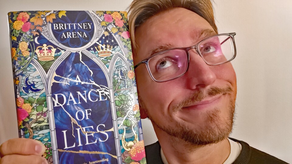 Verliebt in großartige Fantasy: Peter wird ganz rot, wenn er an A Dance of Lies denkt, den Debütroman von Brittney Arena.