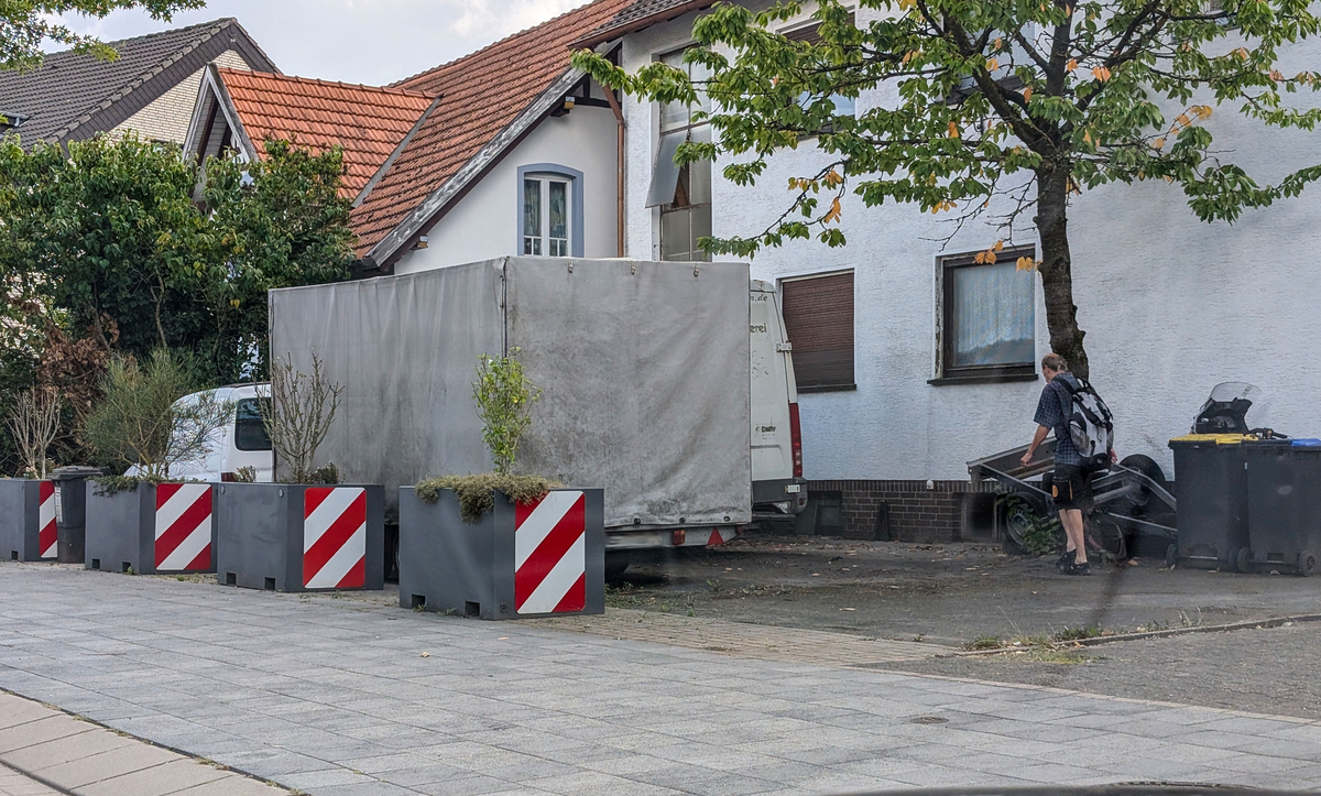 Erneut Autos an Gütersloher Straße in Verl abgestellt