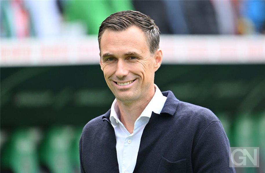 Hat in diesem Sommer 16 Spieler geholt und 18 abgegeben: Hannovers Geschäftsführer Marcus Mann. (Archivbild) Foto: Swen Pförtner/dpa