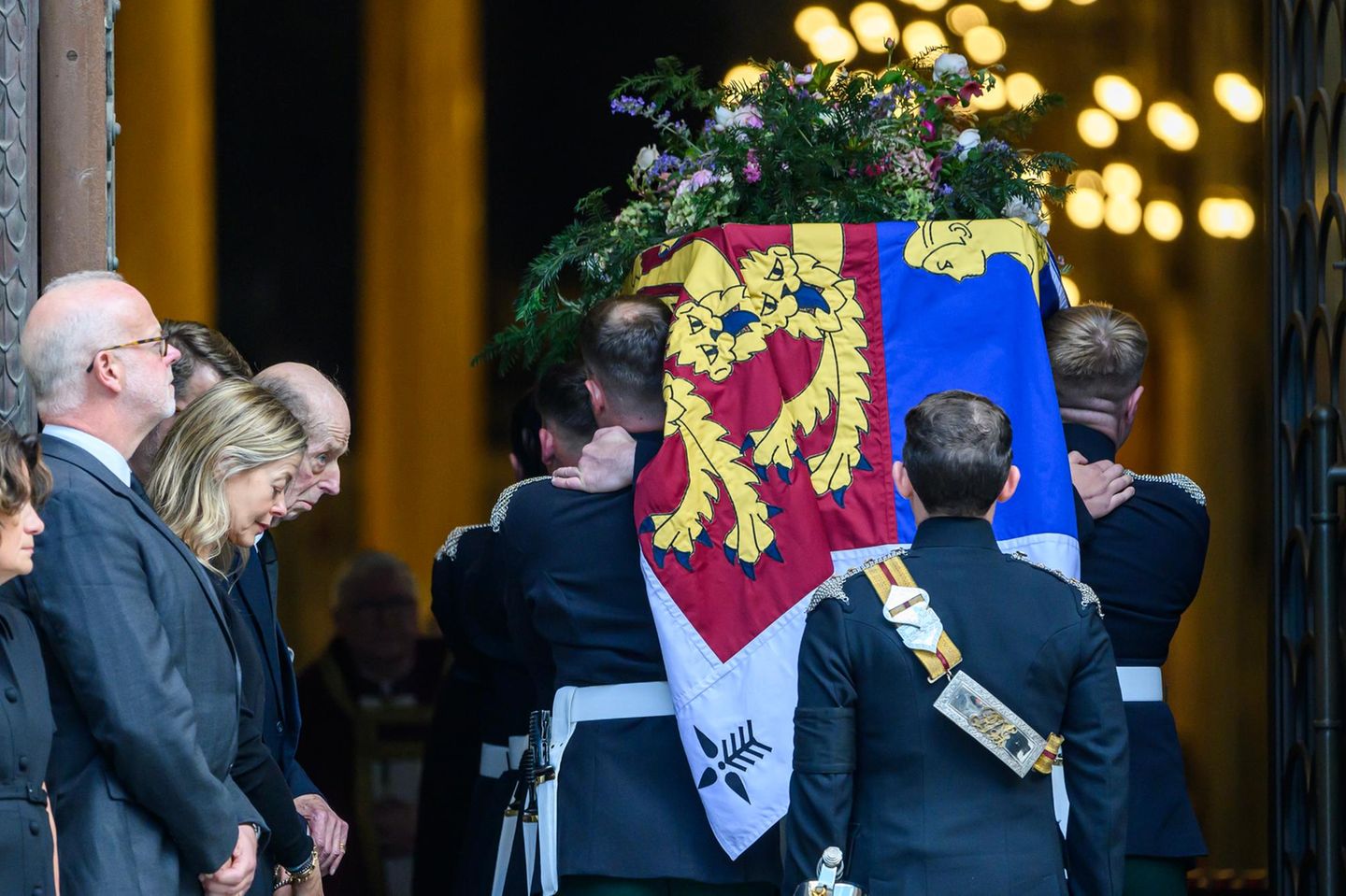 Der Sarg der Herzogin von Kent wird am Tag vor ihrer Beerdigung in die Westminster-Kathedrale gebracht.