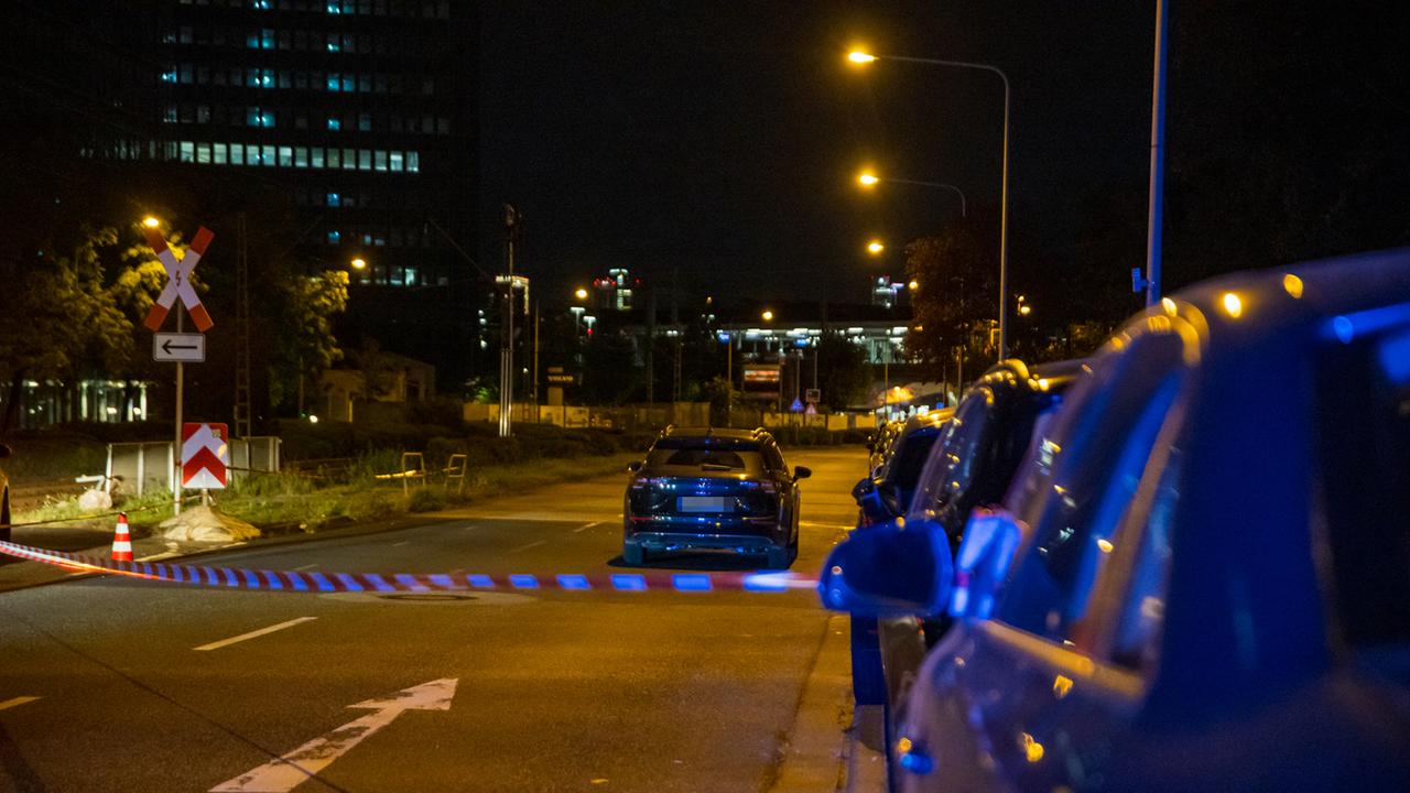 Hessen: Hessen am Morgen: 24-Jährige in Frankfurt von Auto erfasst und schwer verletzt