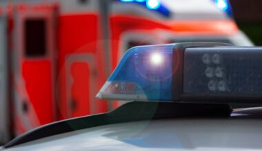 Heftiger Unfall in Bochum: Straßenbahn kracht in Auto - 5 Verletzte