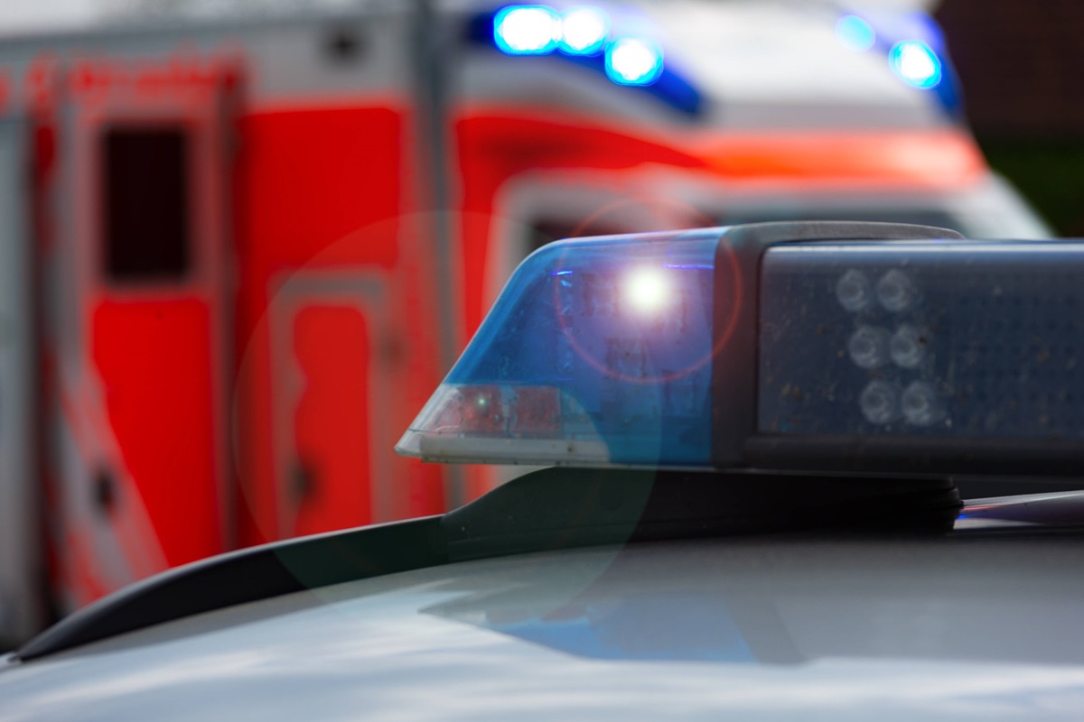 Heftiger Unfall in Bochum: Straßenbahn kracht in Auto - 5 Verletzte