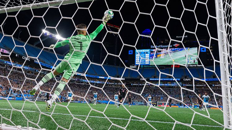 Wenn's klappt, ist Lionel Messi der Held - wer mit dem Panenka scheitert, ist jedoch der Depp.