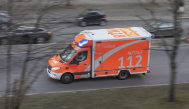 Nach Crash in Berlin - Motorradfahrerin (64) erliegt ihren Verletzungen