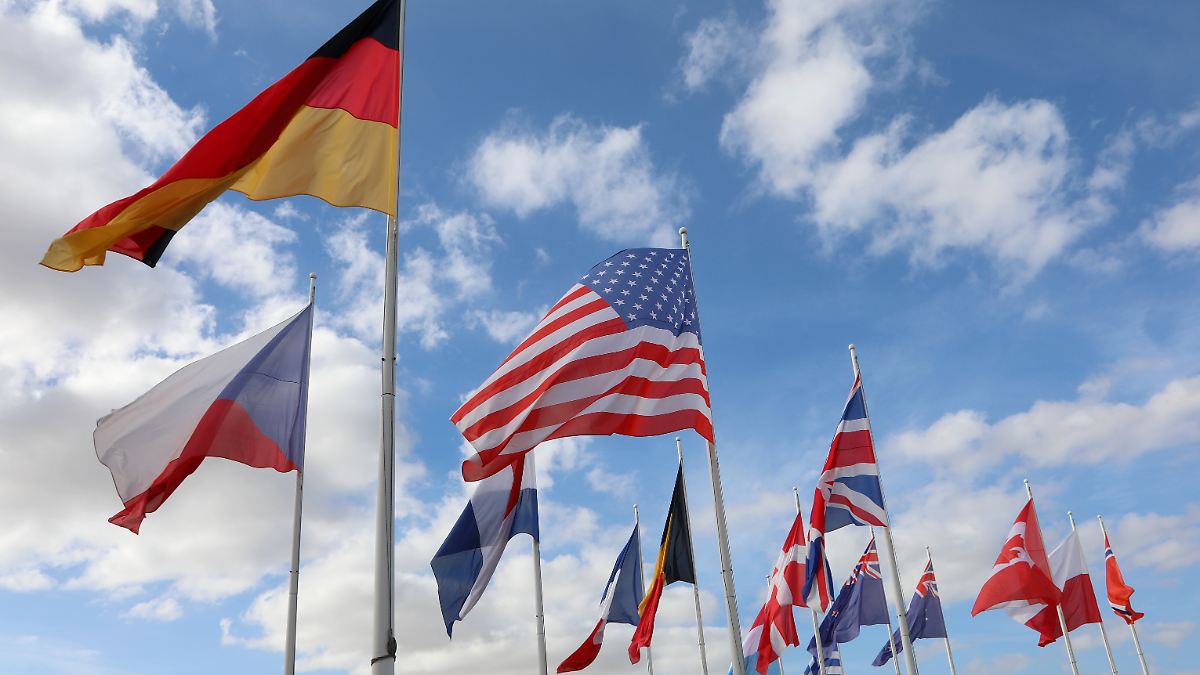 KI analysiert Emotionen: Fröhlichste und traurigste Hymne der Welt ermittelt