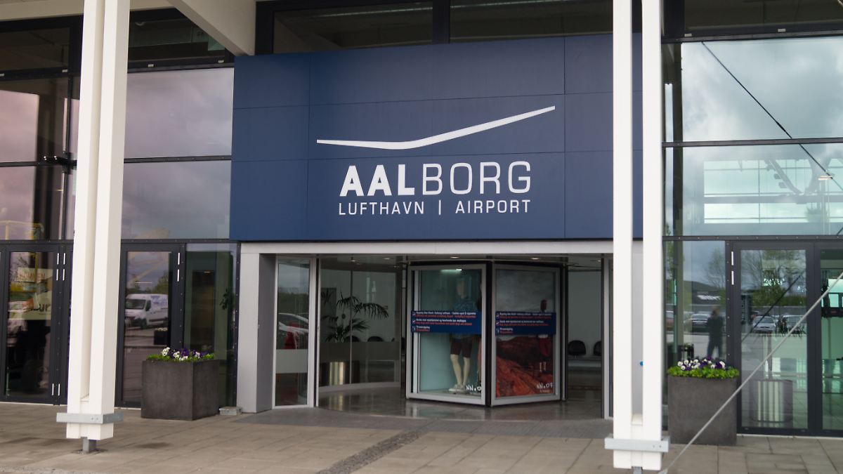 Polizei erwägt Abschuss: Wieder Drohnen über dänischem Flughafen unterwegs