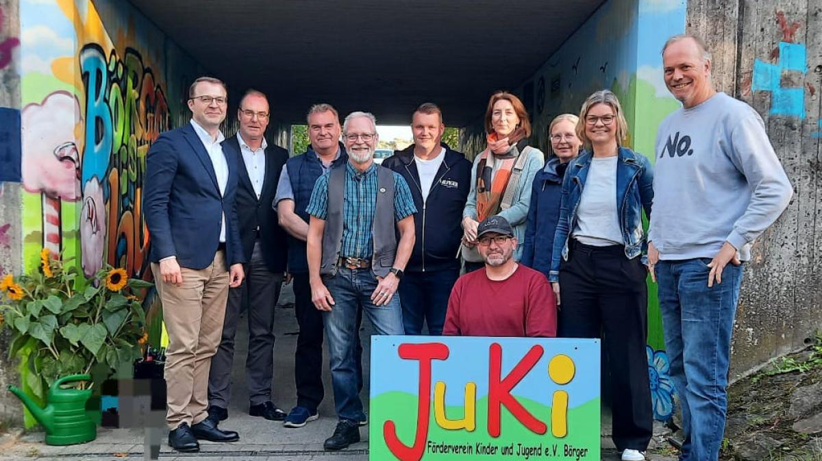 Graffiti-Workshop bringt Farbe in den Fahrradtunnel Börger