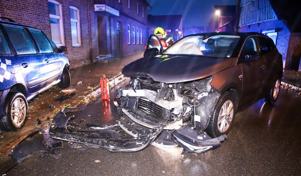 Nahe Hamburg: Autofahrer hinterlässt Spur der Verwüstung