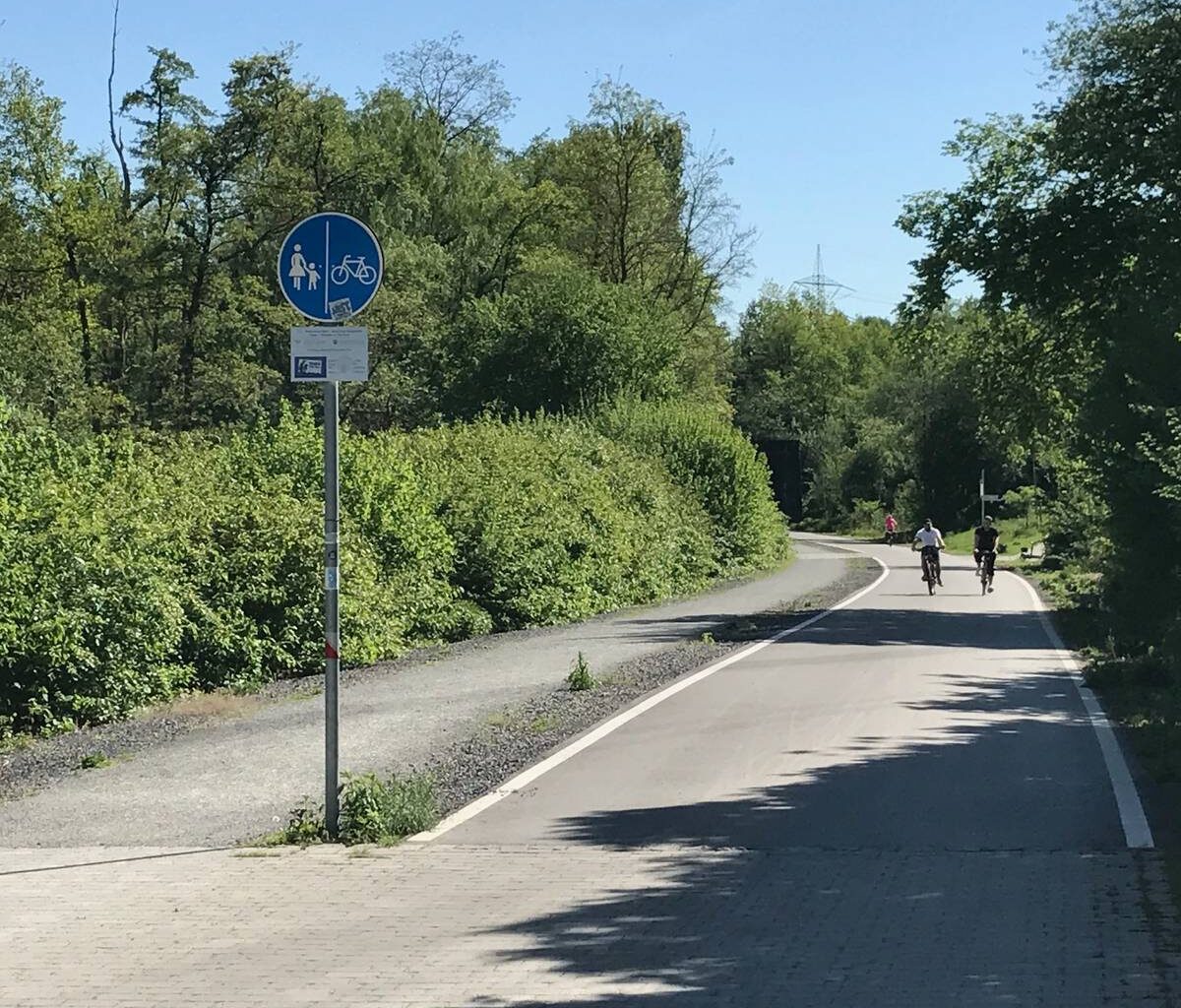 Rheinische Bahn bei Essen bekommt neuen Asphalt