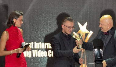 Etrit Gashi wird bei der Gala "The Best of Europe Awards" geehrt.