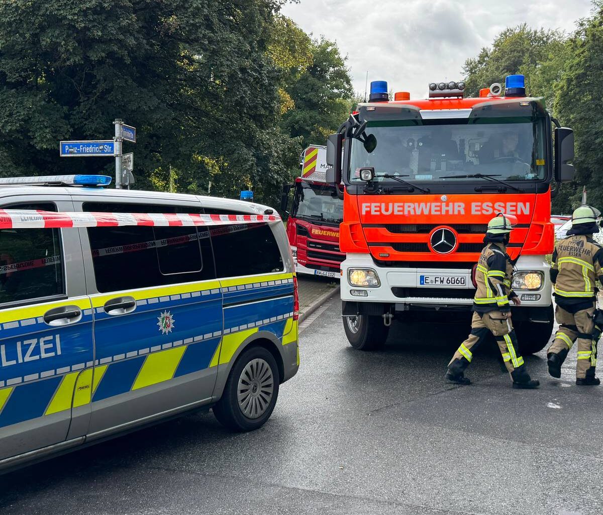 Schwerer Unfall in Essen: Fußgängerin von LKW erfasst
