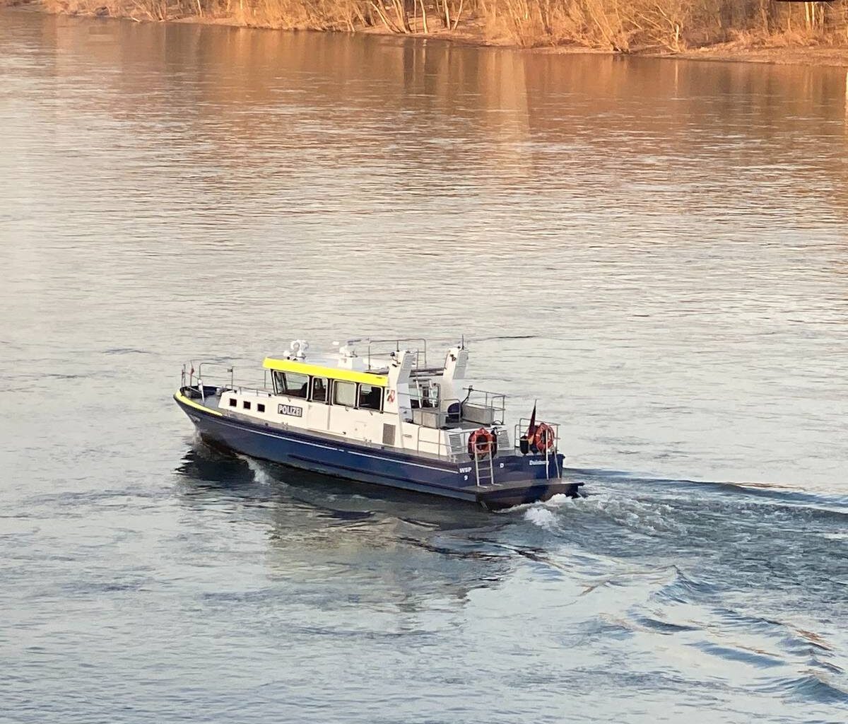 Badeverbot im Rhein in Köln tritt in Kraft