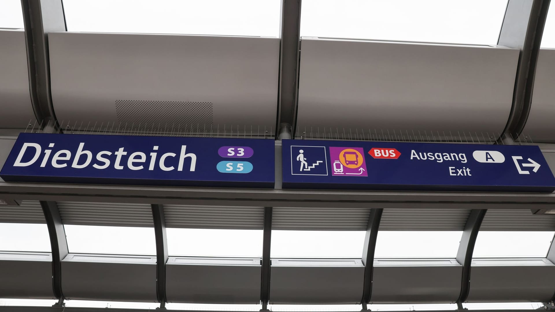S-Bahnstation Diebsteich S-Bahnstation Diebsteich