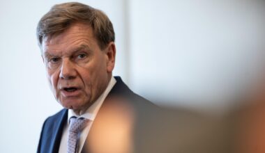 Johann Wadephul (CDU), Außenminister, spricht auf einer Pressekonferenz.