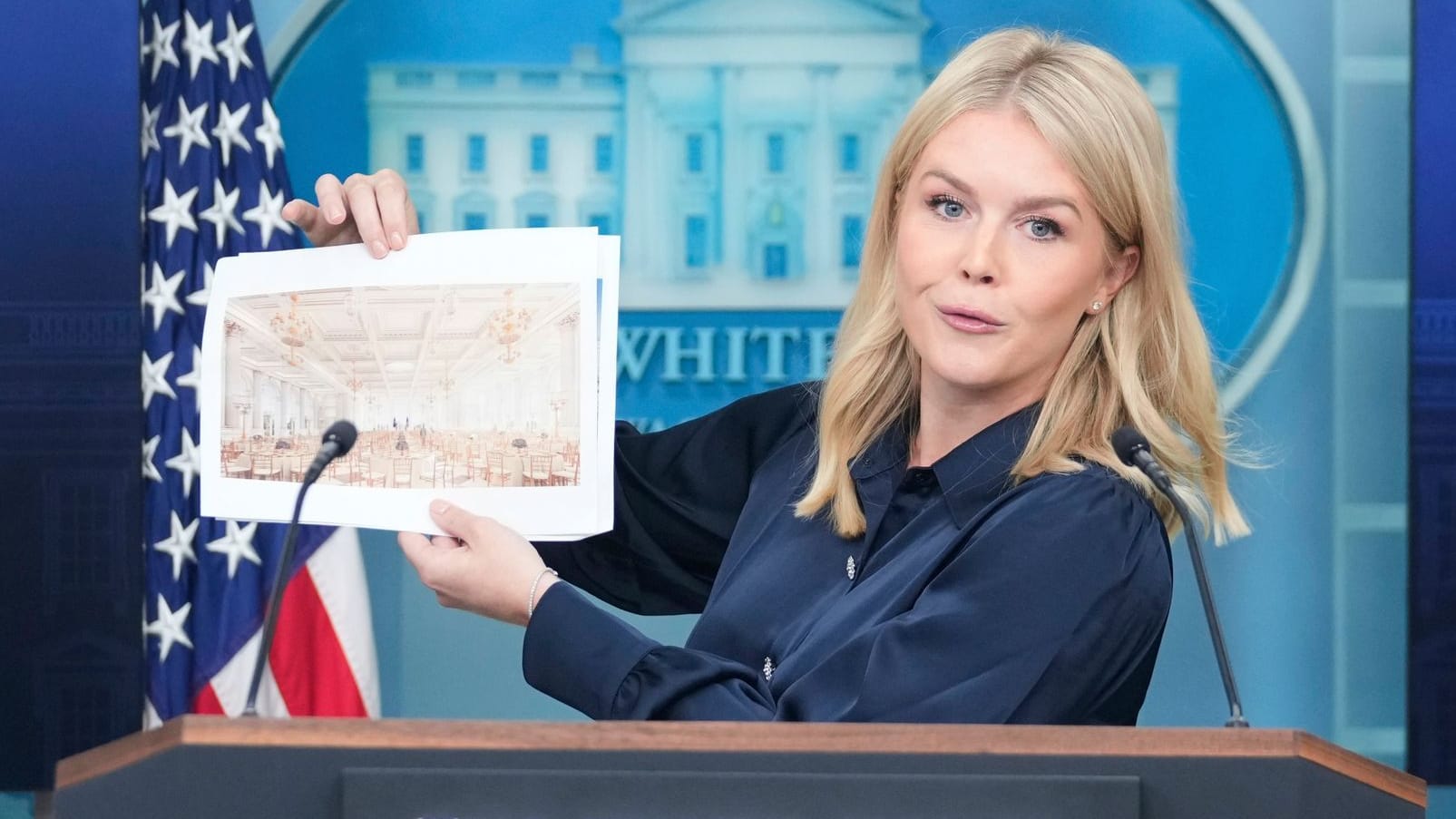Karoline Leavitt, Pressesprecherin des Weißen Hauses: Vor Journalisten präsentiert Trumps Mitarbeiterin dessen Pläne für einen teuren Ballsaal.