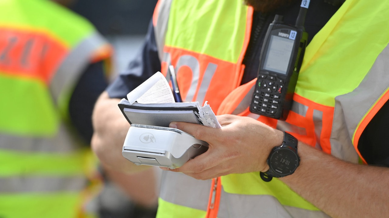 Bremer Polizei bekommt Anfang 2026 mobile Lesegeräte für Geldkarten