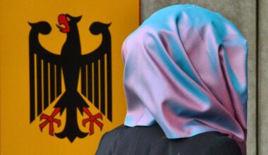 Berliner Linke will Polizistinnen und Richterinnen mit Muslima-Kopftuch